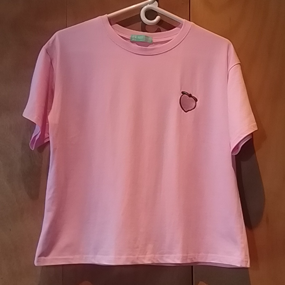 Pinky/peach short sleeve top with embroidered peach, size M from Miss Zhang